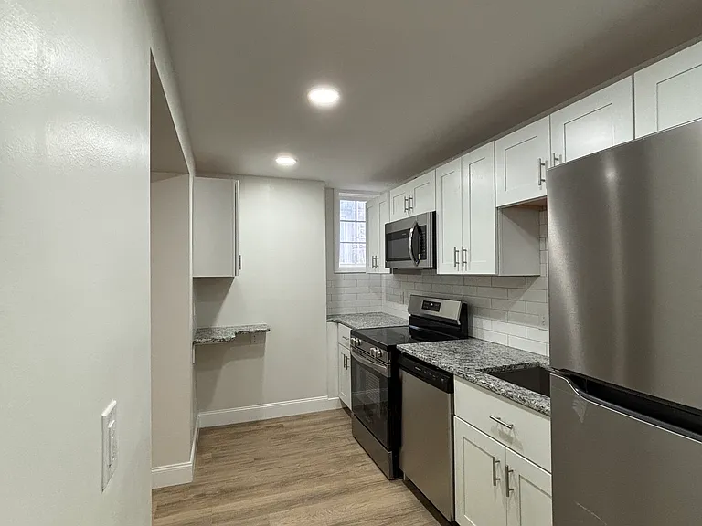 314 College Ave #A — Photo 2