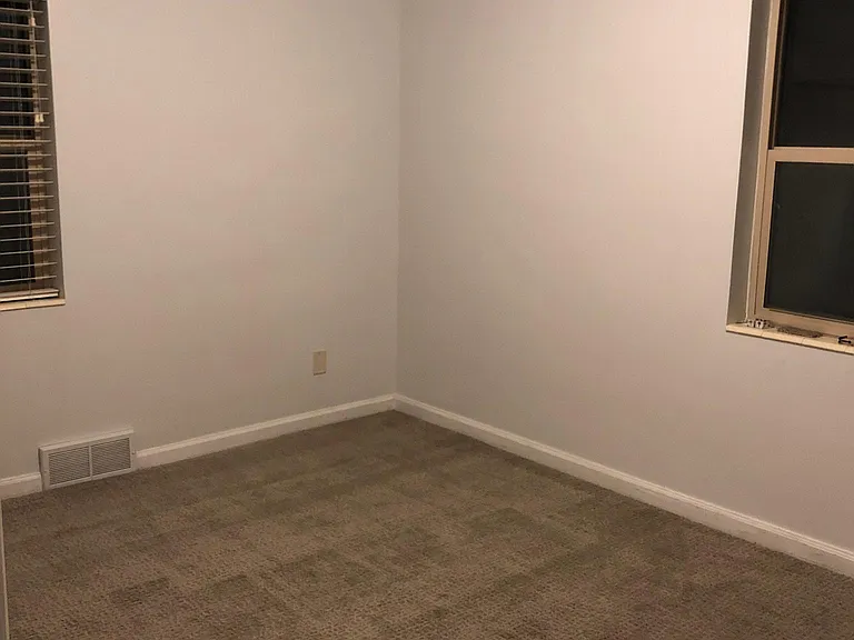 2565 E Yermo Ave — Photo 4