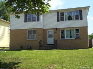 43 Garnet Rd, Amherst, NY 14226