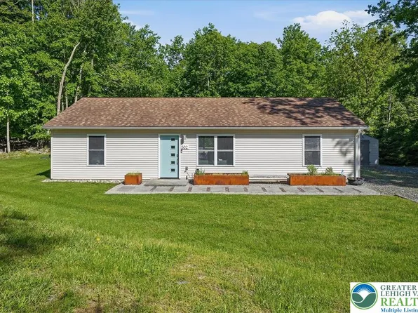 502 San Marco Ct, Henryville, PA 18332