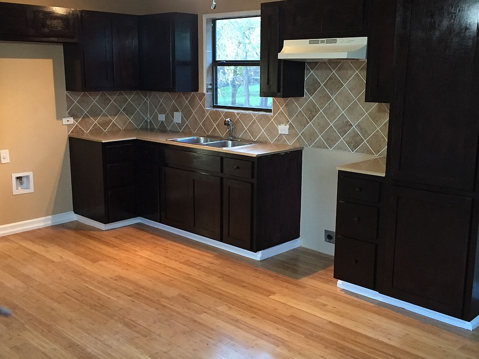 1st image of 106 Lacey St #0106