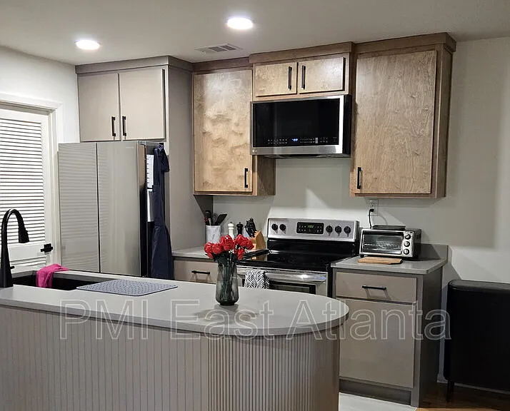 512 Tuxworth Cir — Photo 2