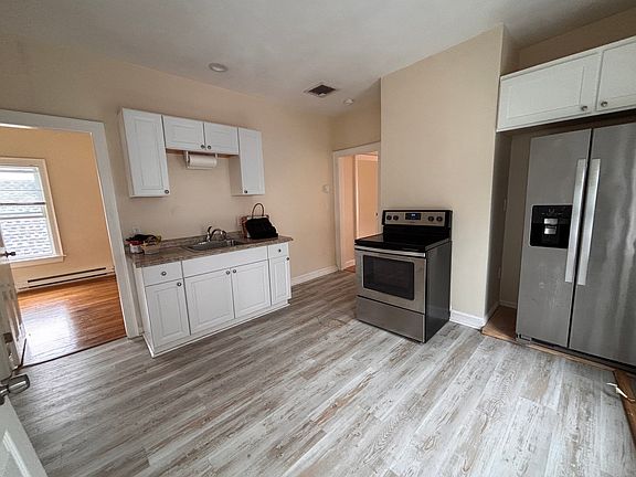 3rd image of 9 Ward St #3