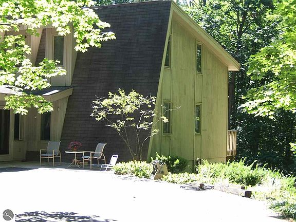 2nd image of 6600 Franklin Woods Dr