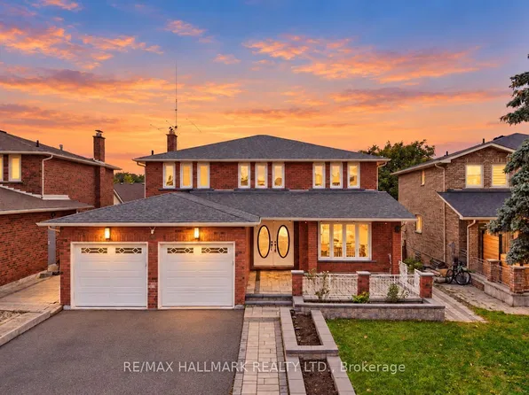 44 Olympia Gate W, Vaughan, ON L4L 5K3