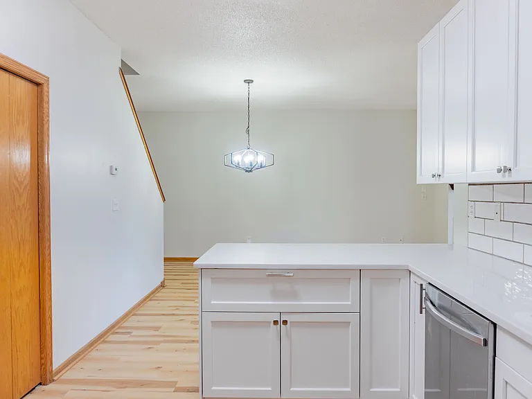 112X Crystal Pl W — Photo 12