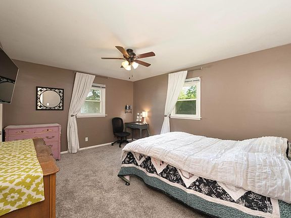 3rd image of 104 Pomerene Ave