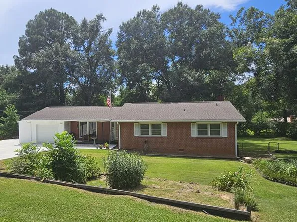 240 Rosemary Ln, Ozark, AL 36360