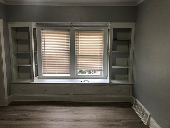 2nd image of 1462 Winton Ave #4