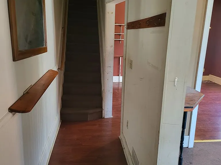 502 Cherokee St — Photo 2