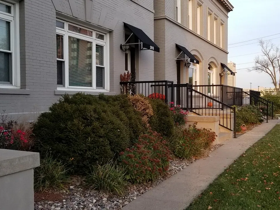2614 Dewey Ave