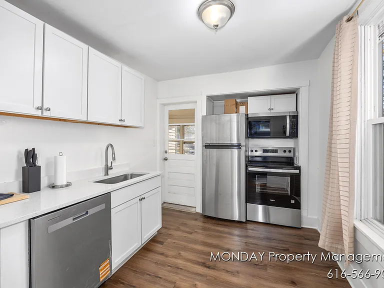263 W Muskegon Ave #1 — Photo 8