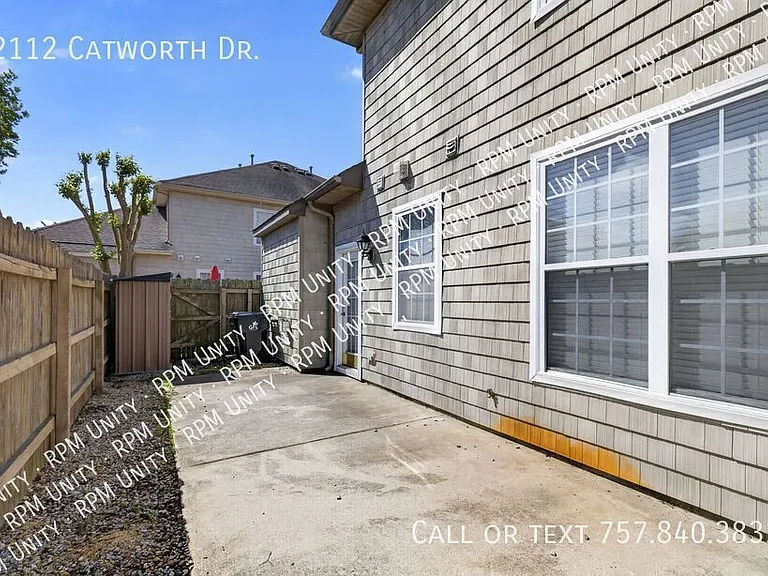 2112 Catworth Dr — Photo 15