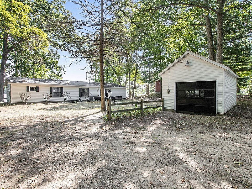 1009 Lake St, Pullman, MI 49450 Zillow