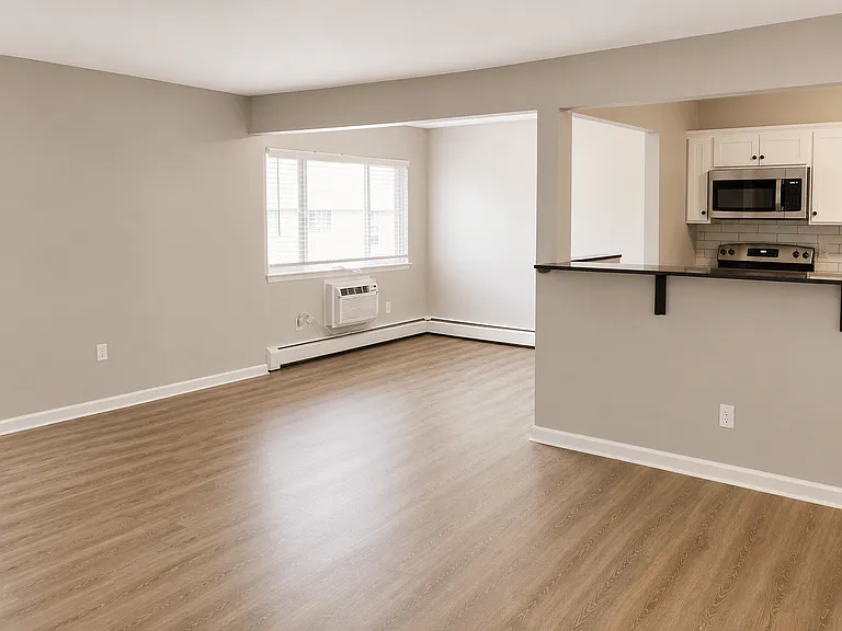 Country Manor Apartment Homes — Photo 4
