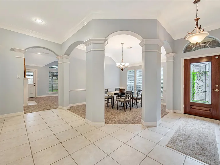 2421 Baycrest Dr — Photo 4