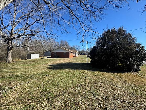 3rd image of 4541 Cavender Creek Rd