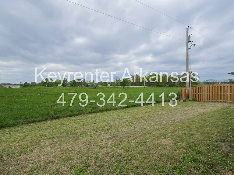 1605 Emma St — Photo 20
