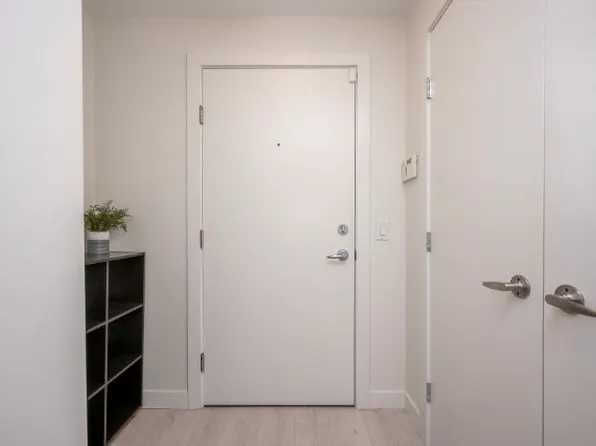 1730 5a St NW #105, Calgary, AB T2S 2E9