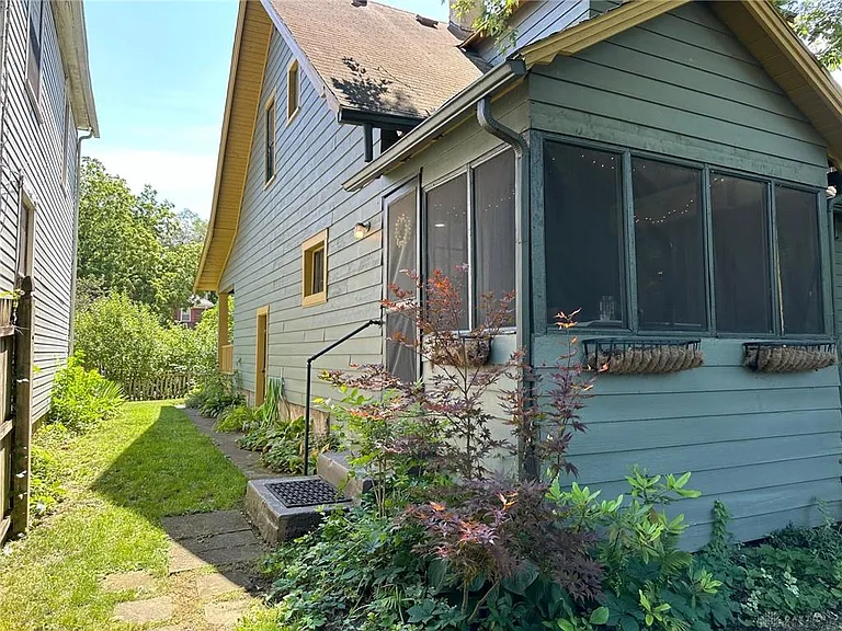 2319 S Dixie Dr — Photo 33