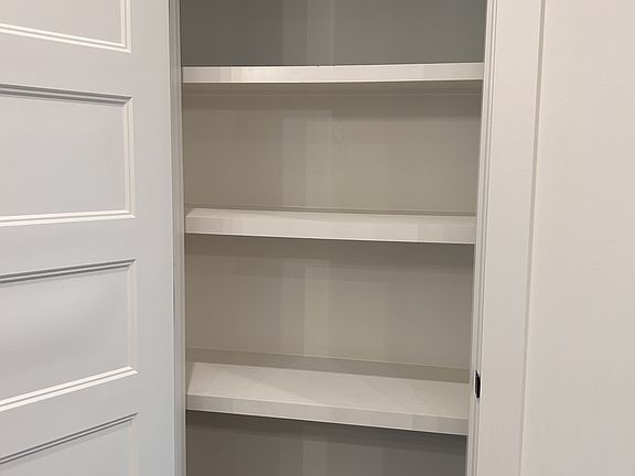 2nd image of 2115 Palmetto Ln