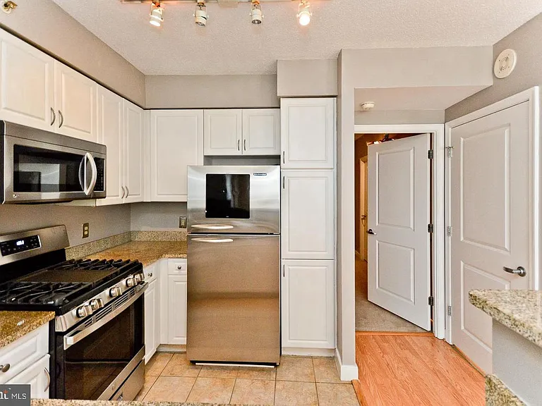 555 Massachusetts Ave NW #313 — Photo 22
