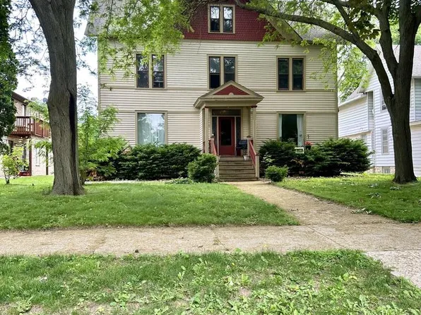 525 Dunbar AVENUE, Waukesha, WI 53186