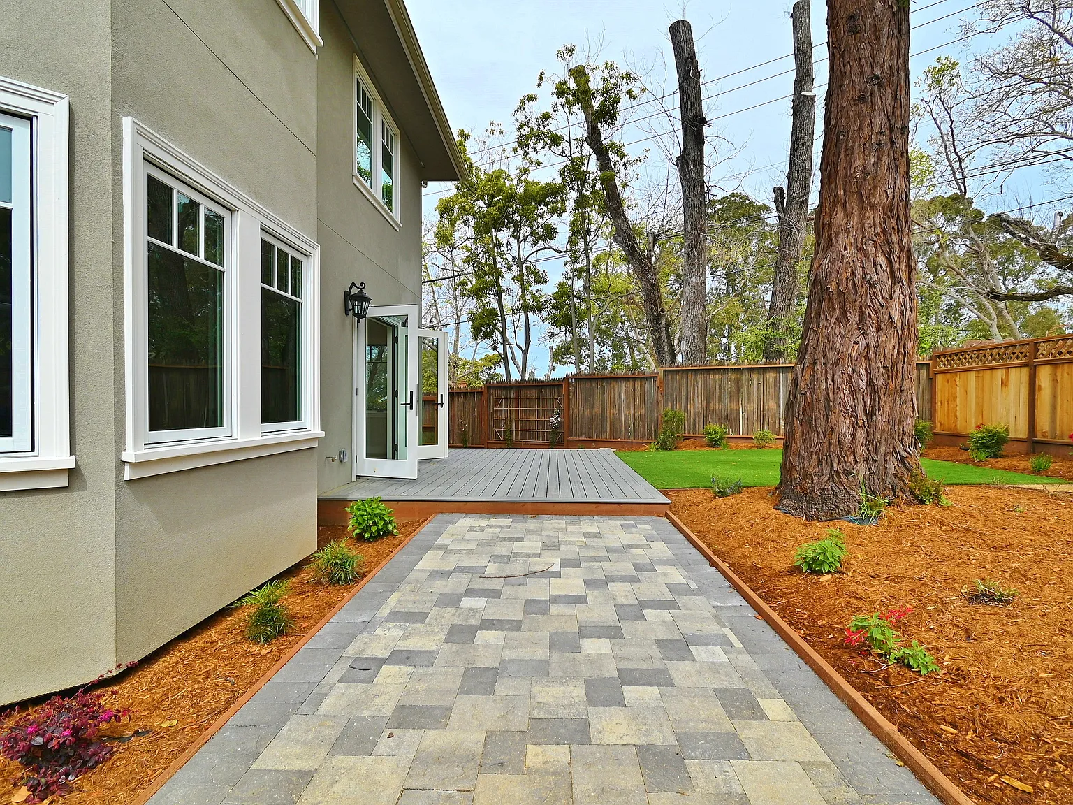 5 bed, 3200 sqft, $12,000 — Photo 3