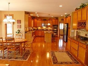 4th image of 10887 W Nebraska St