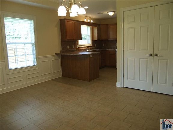 4th image of 381 Palimino Dr