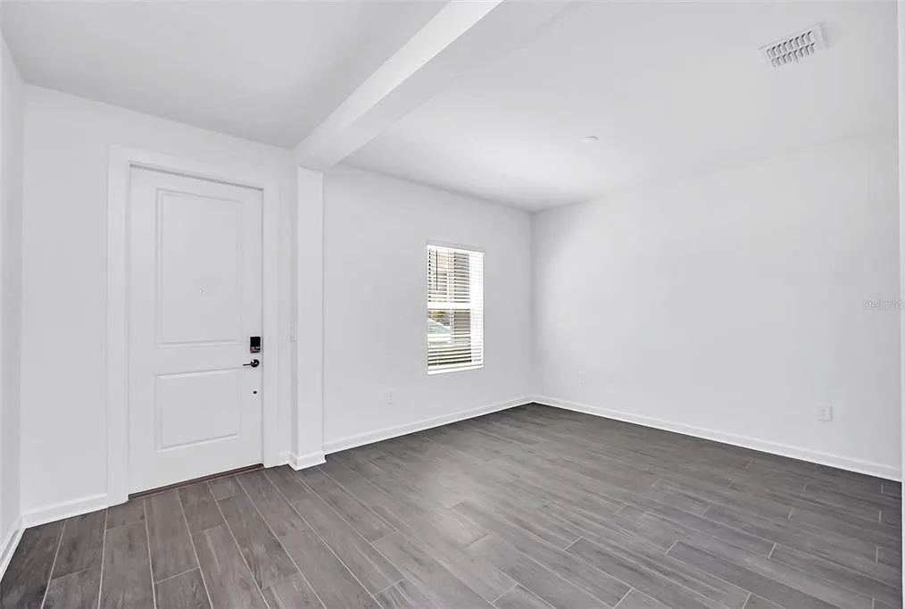 4 bed, 3.5 bath, 2911 sqft, $3,100 — Photo 4