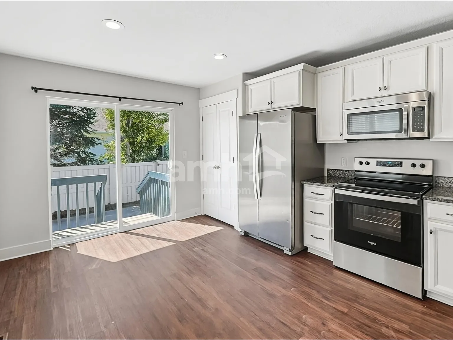 5 bed, 3.0 bath, 2458 sqft, $2,360 — Photo 4