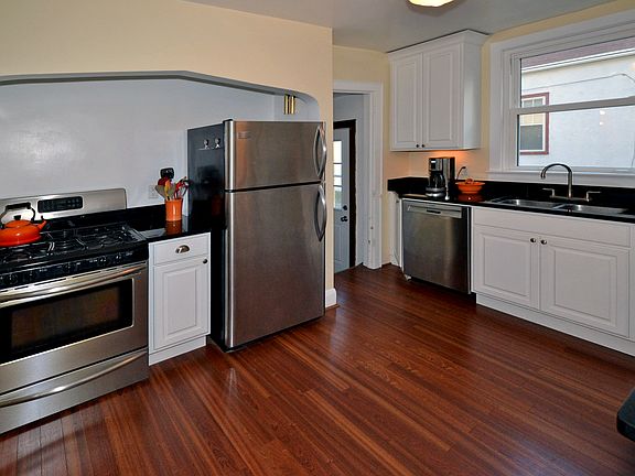 4th image of 2247 McKinley St NE