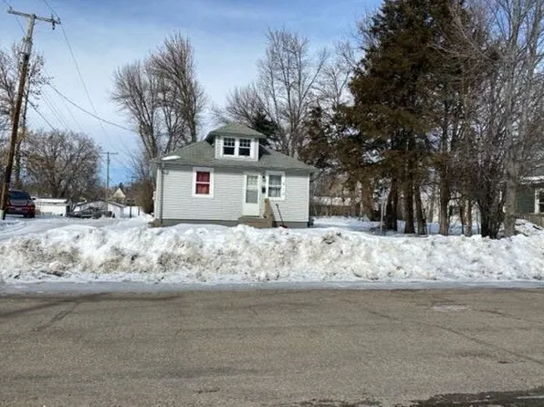 812 Stuart Ave, Crookston, MN 56716