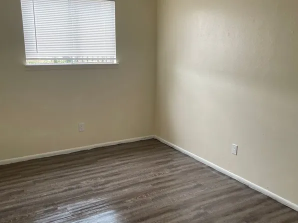 One Bedroom with Off Street parking, 544 Charleston St SE APT 7, Albuquerque, NM 87108