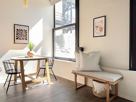 5th image of 107 S Howard St #005fddd85