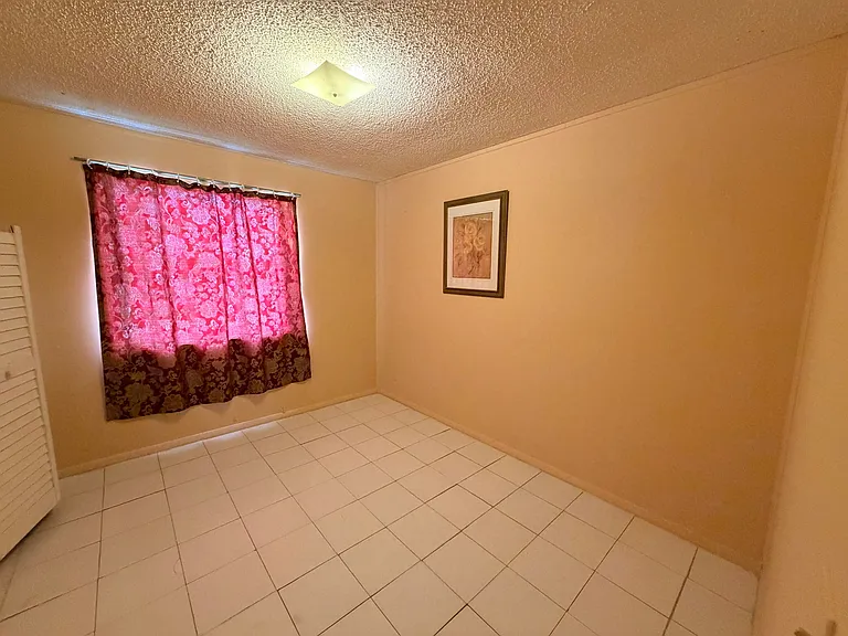 2033 Longwood Rd — Photo 6