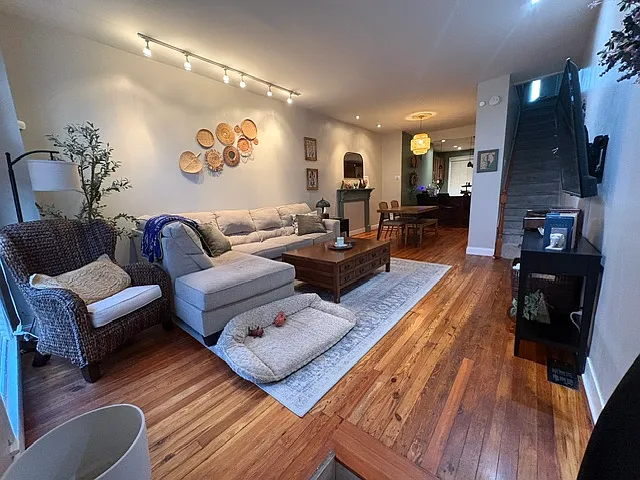 2 bed, 2.5 bath, 1540 sqft, $2,700 — Photo 1