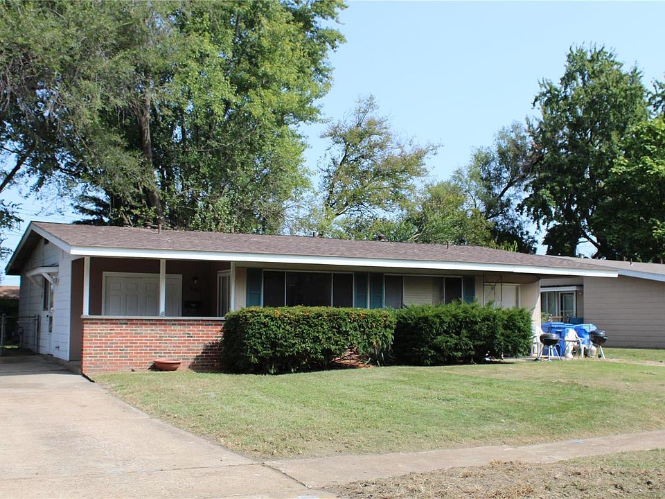 1st image of 850 Loyola Dr