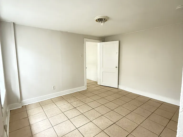 4129 Prytania St #1/2 — Photo 8