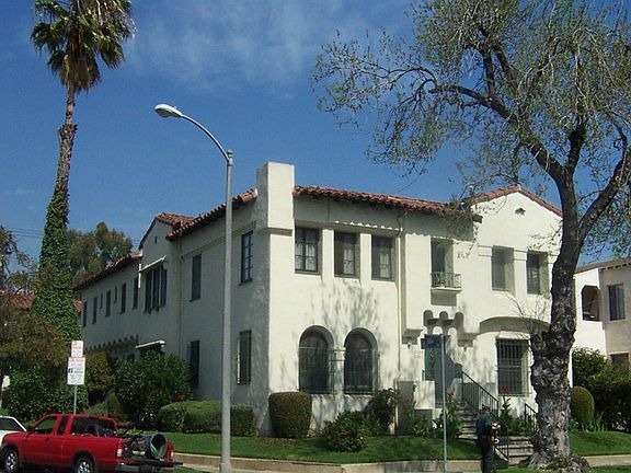 2nd image of 316 S La Jolla Ave