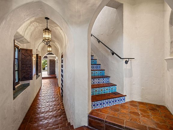 4th image of 1284 Mesa Rd