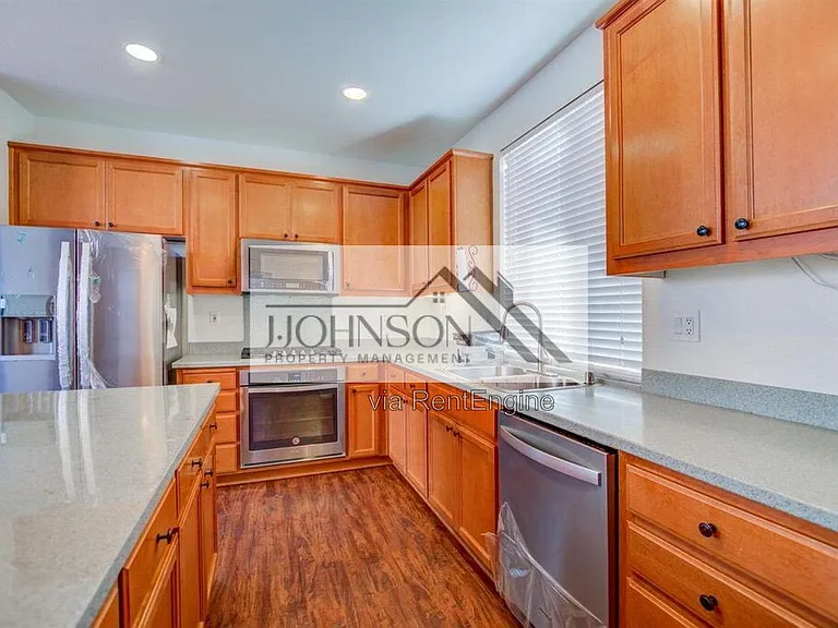 2673 Merchant Dr — Photo 10