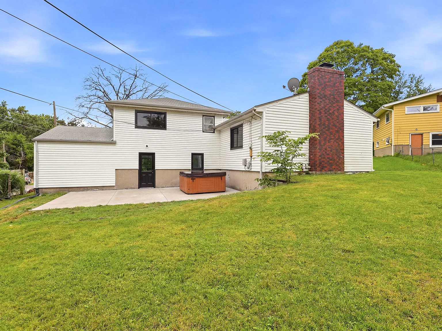 3 bed, 2252 sqft, $2,994 — Photo 4