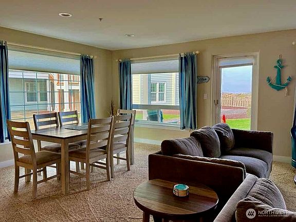 3rd image of 1600 W Ocean Avenue #910
