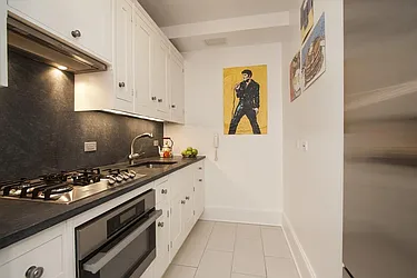 Rented by R New York