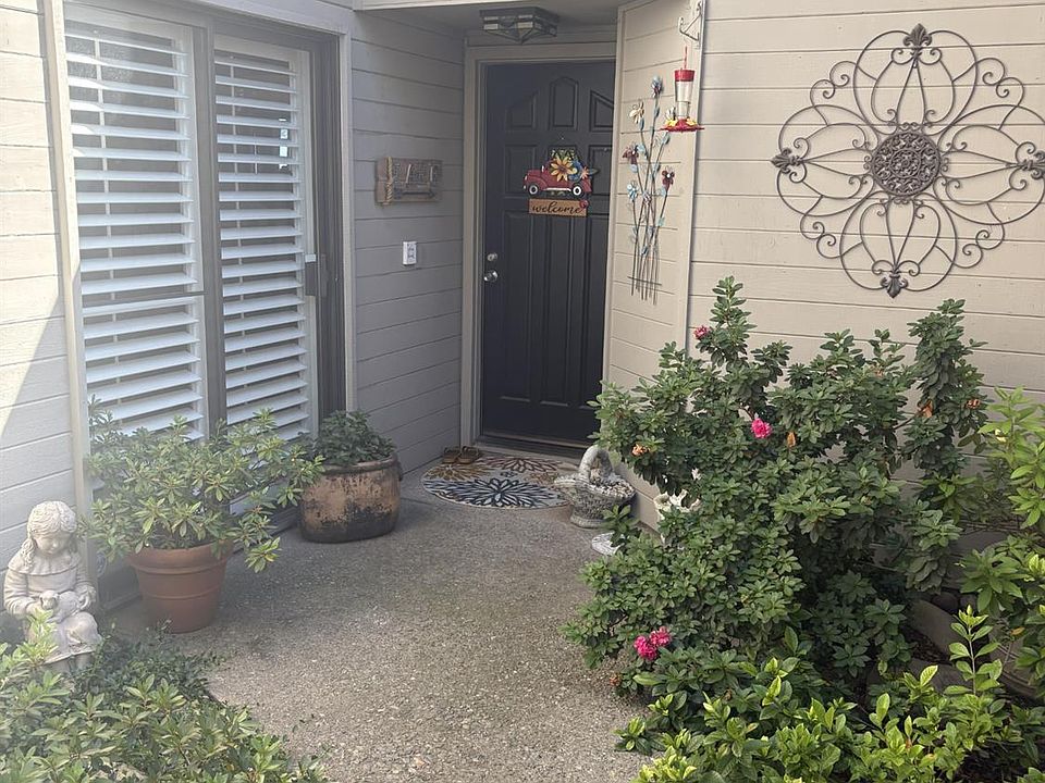 2nd image of 4865 Grouse Run Dr