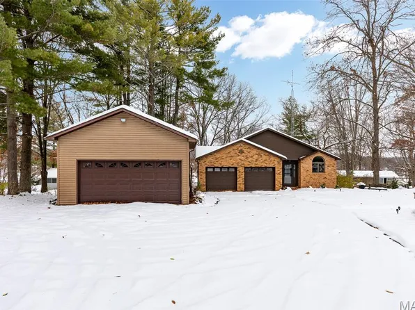 525 Arrowhead Ln, Litchfield, IL 62056