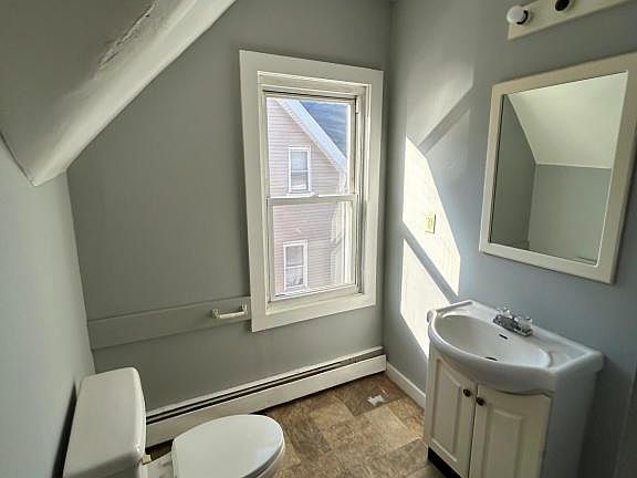 4th image of 59 Dwight St Floor 3
