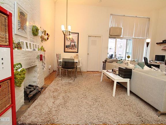 2nd image of 26 W 85th St APT 4